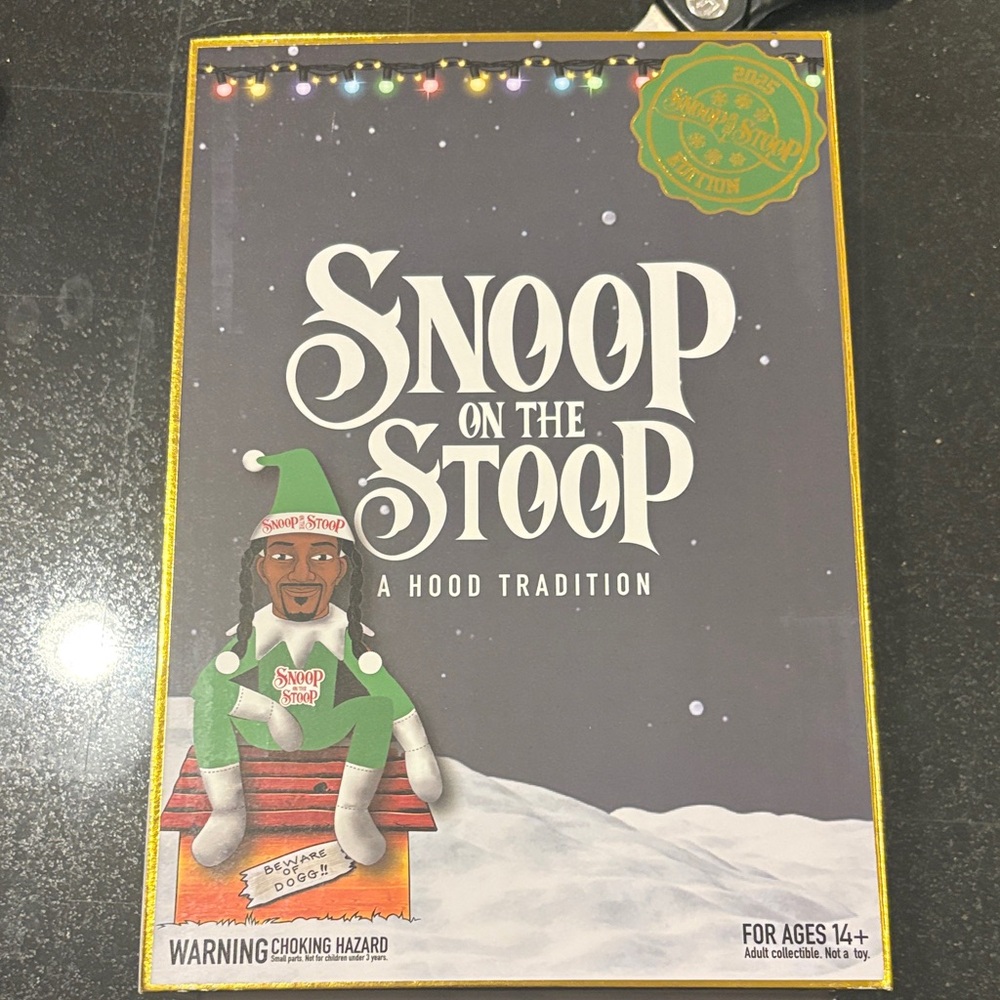 Snoop on the Stoop Holiday Decoration